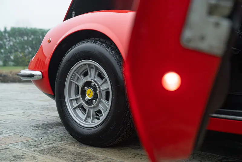 Ferrari DINO 246 GT 22