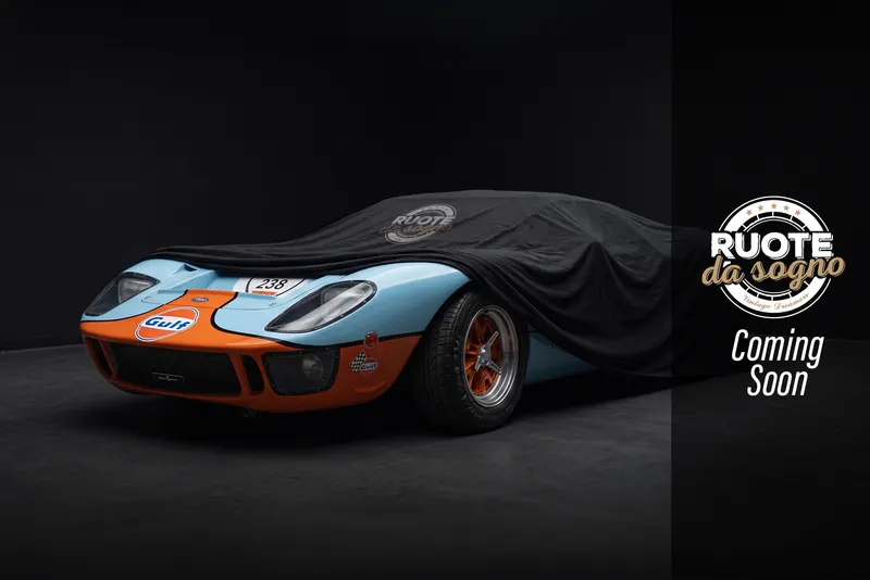 Ford GT 40 REPLICA 2