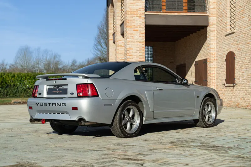 Ford MUSTANG GT V8 SRS 6