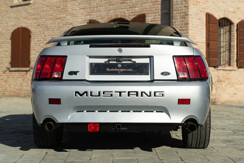 Ford MUSTANG GT V8 SRS 8
