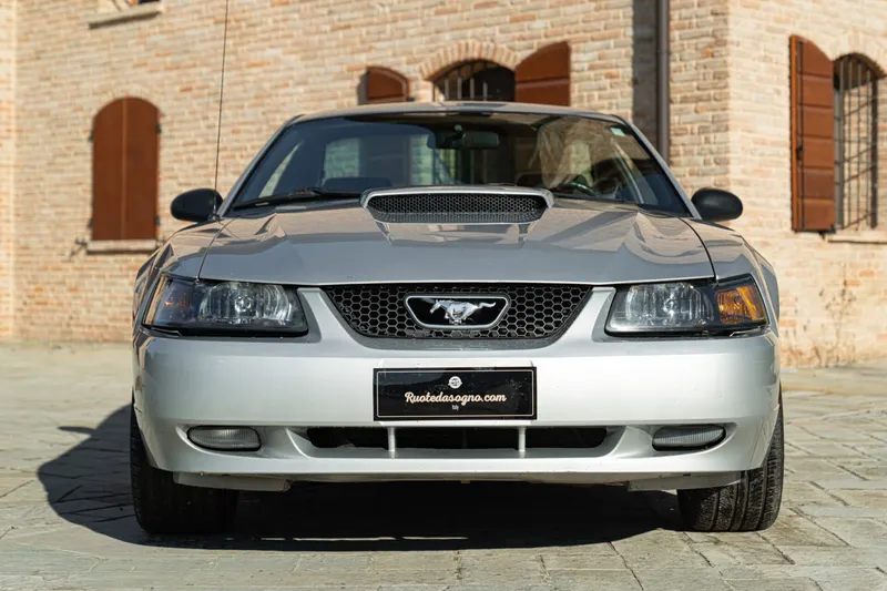 Ford MUSTANG GT V8 SRS 3