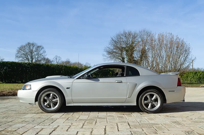 Ford MUSTANG GT V8 SRS 4