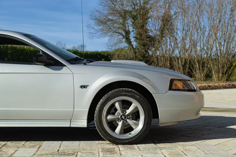 Ford MUSTANG GT V8 SRS 13