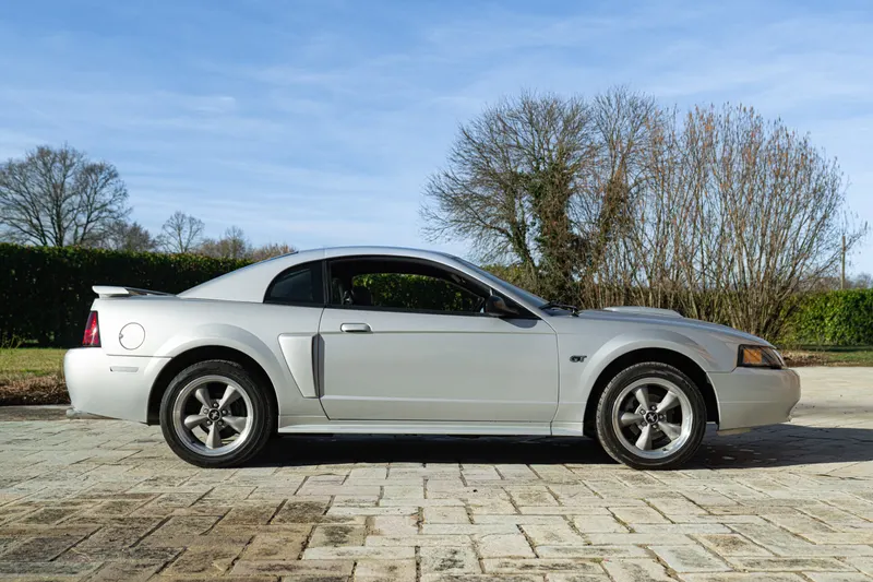 Ford MUSTANG GT V8 SRS 5