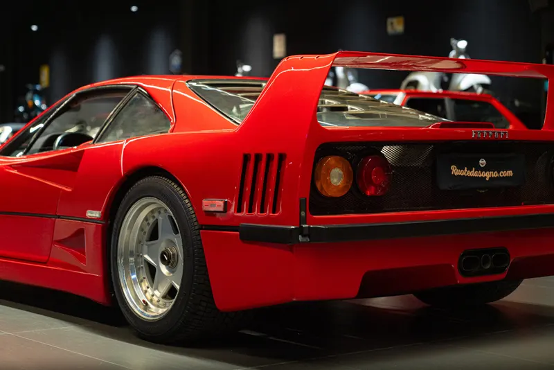 Ferrari F40 18