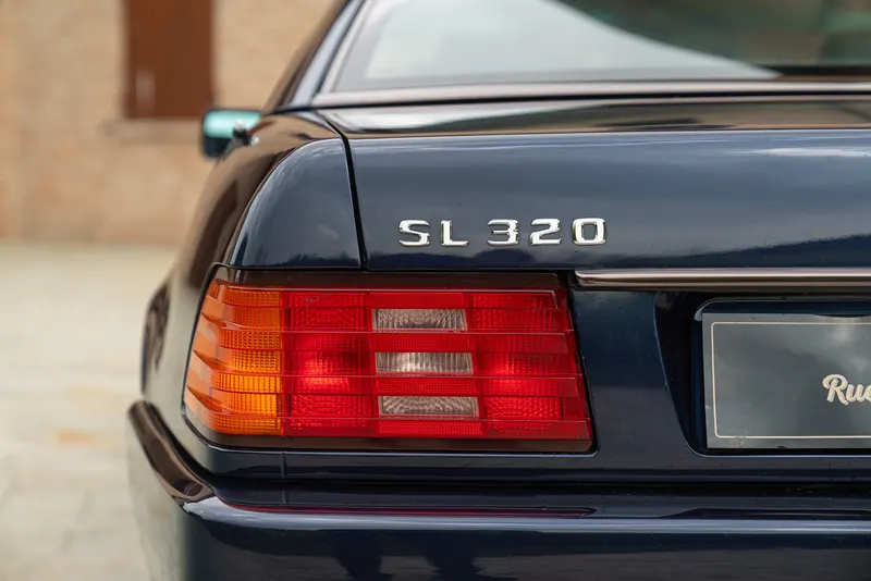 Mercedes-Benz SL 320 13