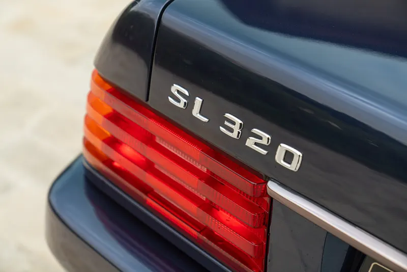Mercedes-Benz SL 320 12
