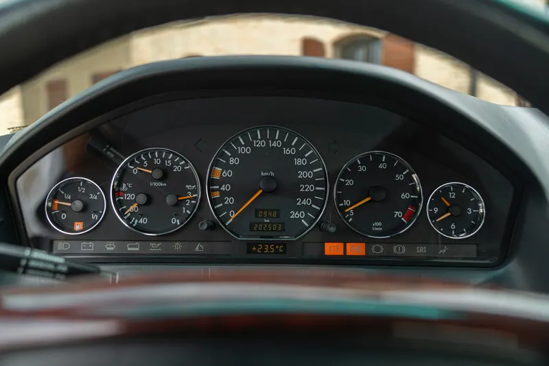 Mercedes-Benz SL 320 57
