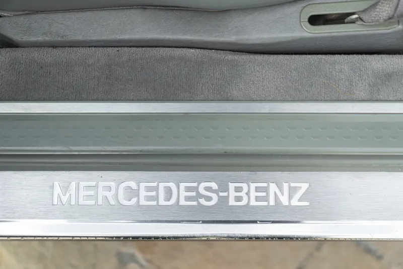 Mercedes-Benz SL 320 36