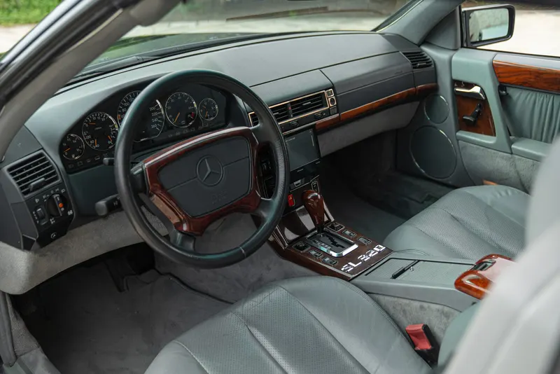 Mercedes-Benz SL 320 37