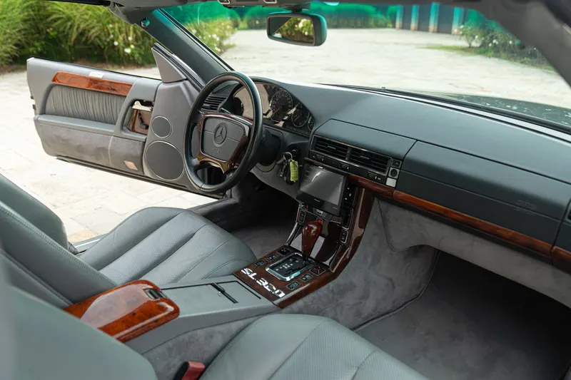 Mercedes-Benz SL 320 27