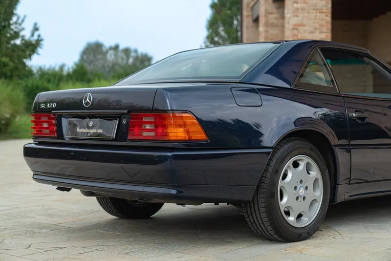 Mercedes-Benz SL 320 11