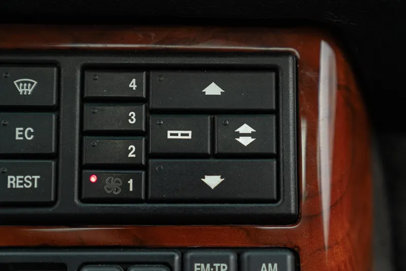 Mercedes-Benz SL 600 V12 47