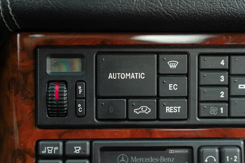 Mercedes-Benz SL 600 V12 43