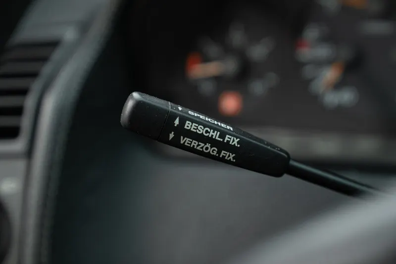 Mercedes-Benz SL 600 V12 45
