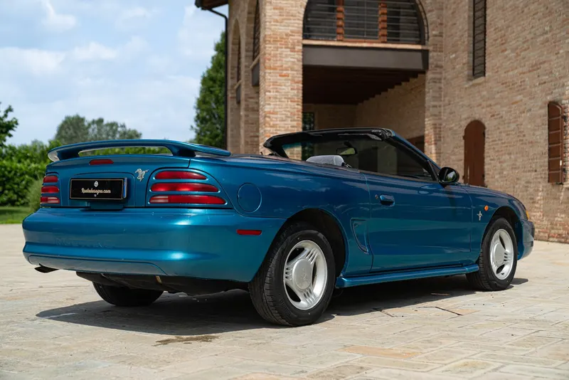 Ford MUSTANG CABRIOLET 8