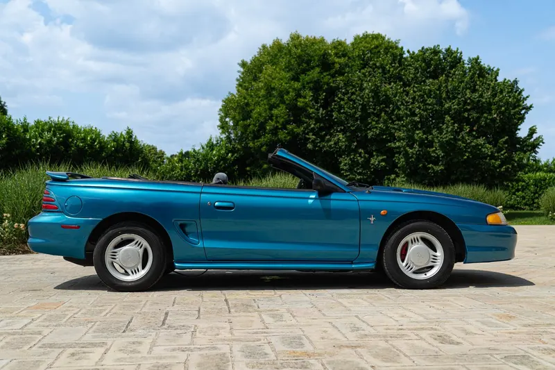 Ford MUSTANG CABRIOLET 4