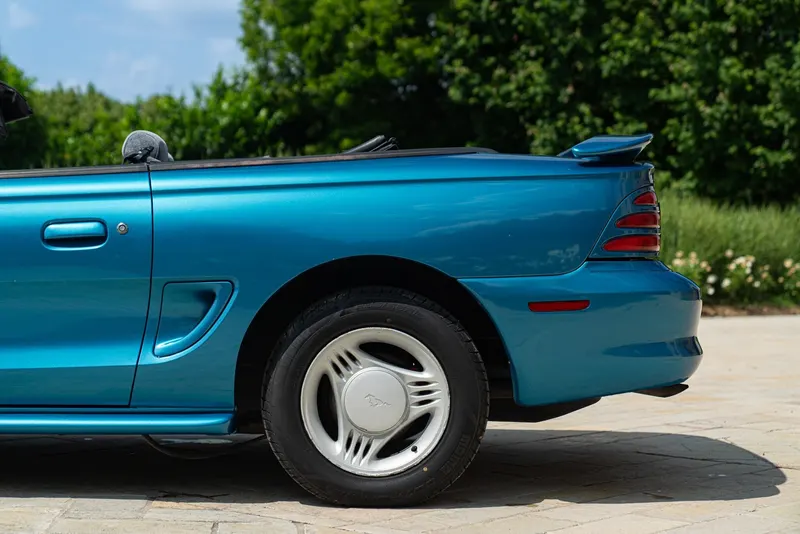Ford MUSTANG CABRIOLET 19