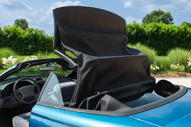 Ford MUSTANG CABRIOLET 20