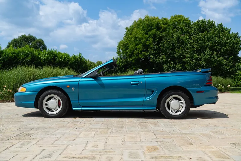 Ford MUSTANG CABRIOLET 5