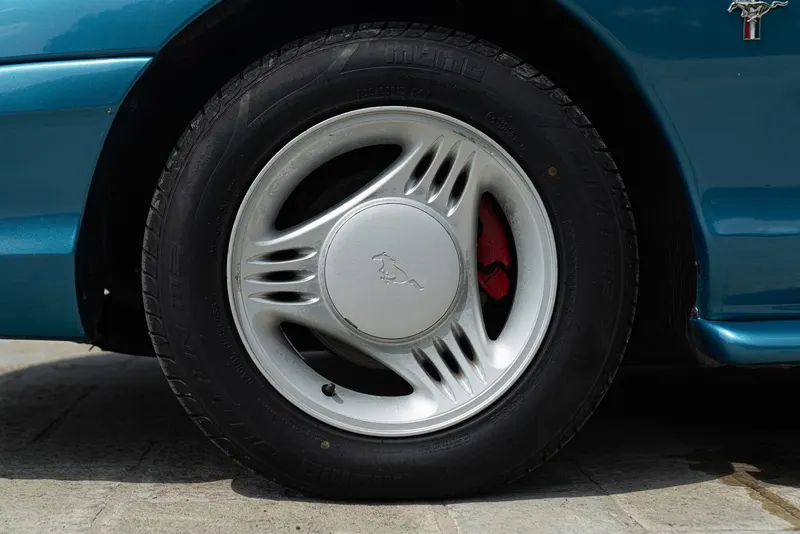 Ford MUSTANG CABRIOLET 31