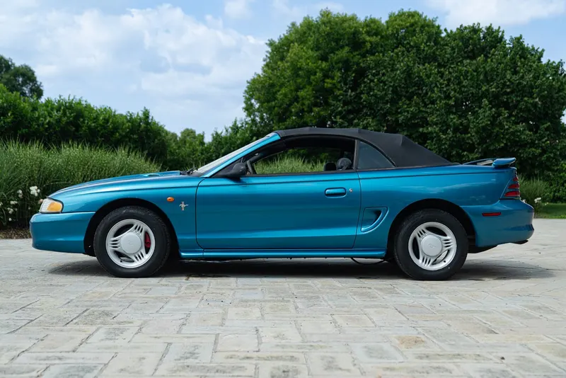 Ford MUSTANG CABRIOLET 6