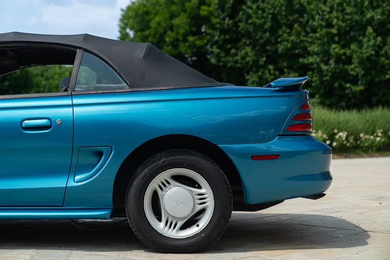 Ford MUSTANG CABRIOLET 36