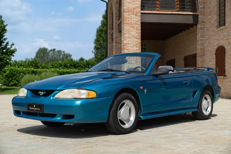 Ford MUSTANG CABRIOLET 76