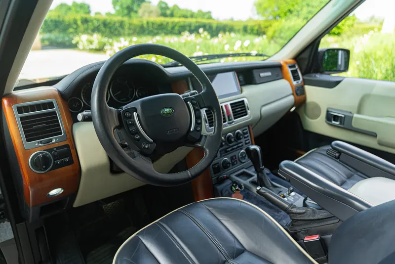 RANGE ROVER VOGUE AUTOBIOGRAPHY 32