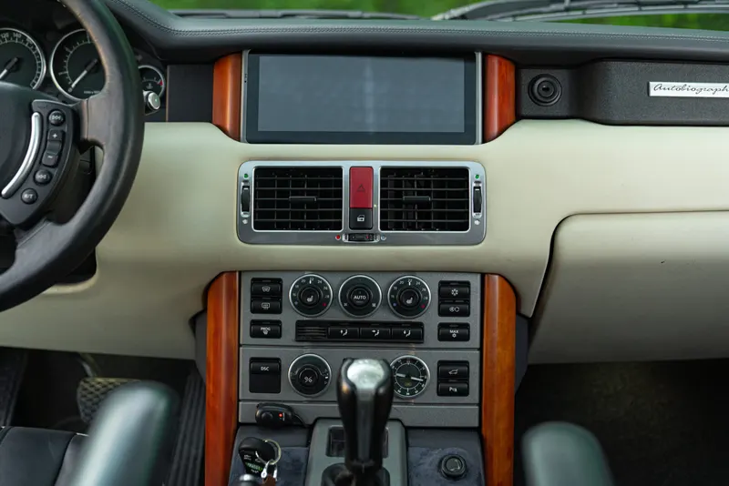 RANGE ROVER VOGUE AUTOBIOGRAPHY 47