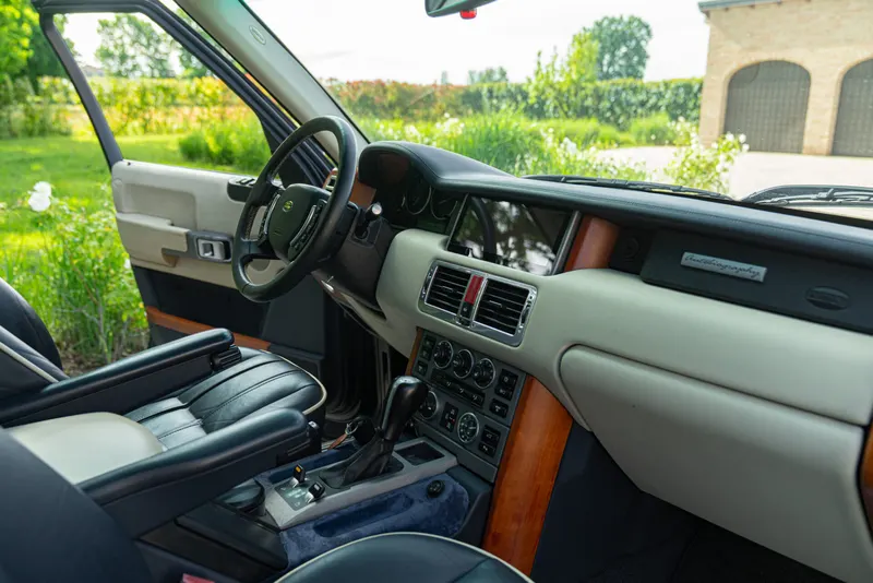RANGE ROVER VOGUE AUTOBIOGRAPHY 24