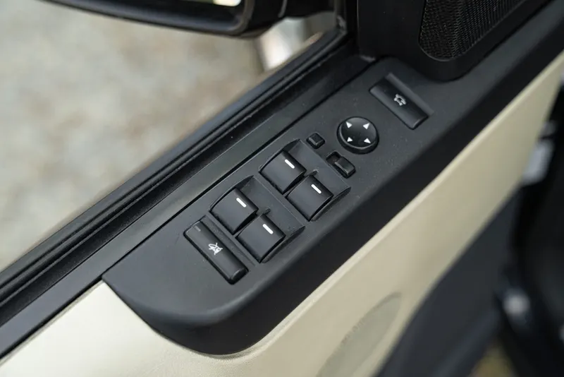 RANGE ROVER VOGUE AUTOBIOGRAPHY 31