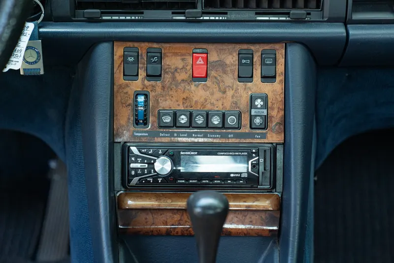 Mercedes-Benz 380 SEC 37