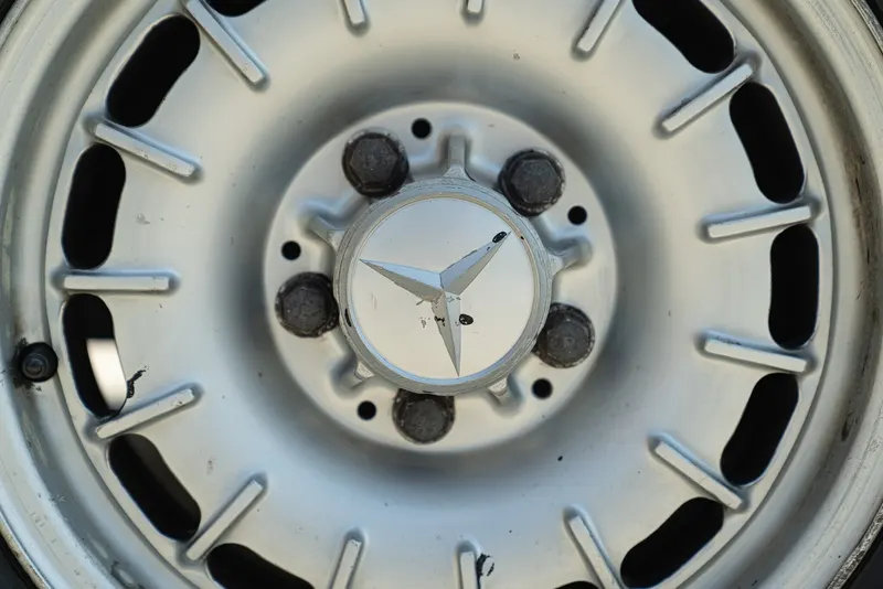 Mercedes-Benz 380 SEC 21