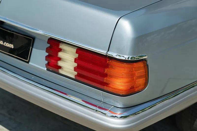 Mercedes-Benz 380 SEC 19