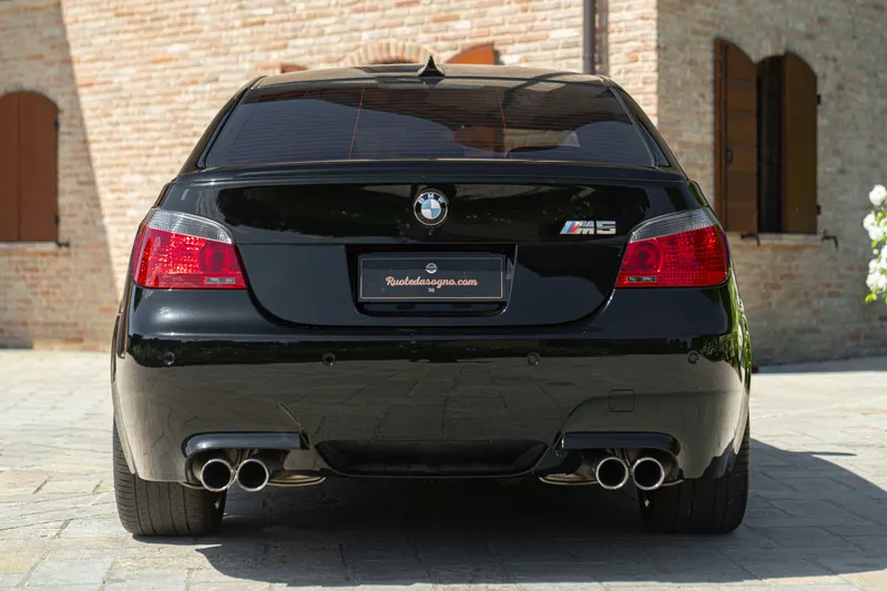 BMW M5 8