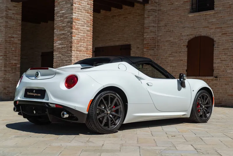 Alfa Romeo 4C SPIDER 27