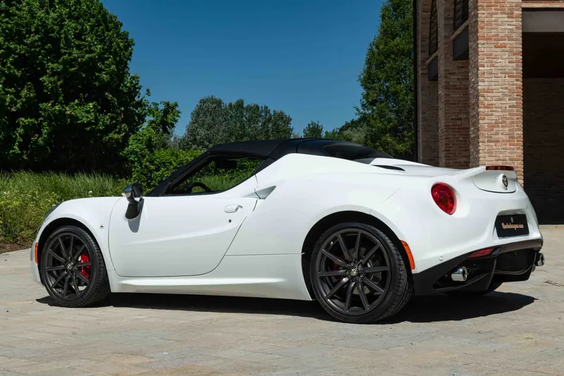 Alfa Romeo 4C SPIDER 7