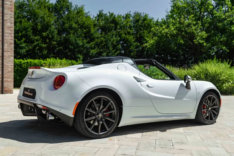 Alfa Romeo 4C SPIDER 6