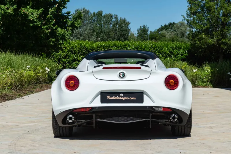Alfa Romeo 4C SPIDER 8