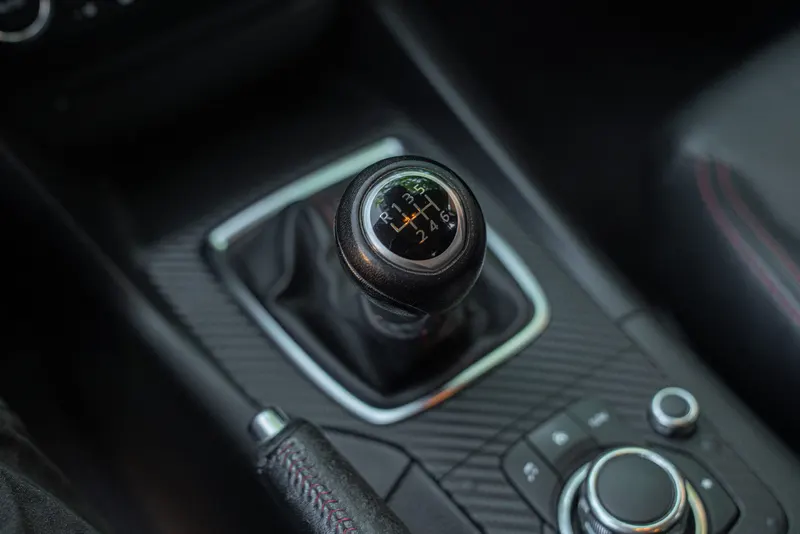 Mazda 3 SKYACTIV TECHNOLOGY 44