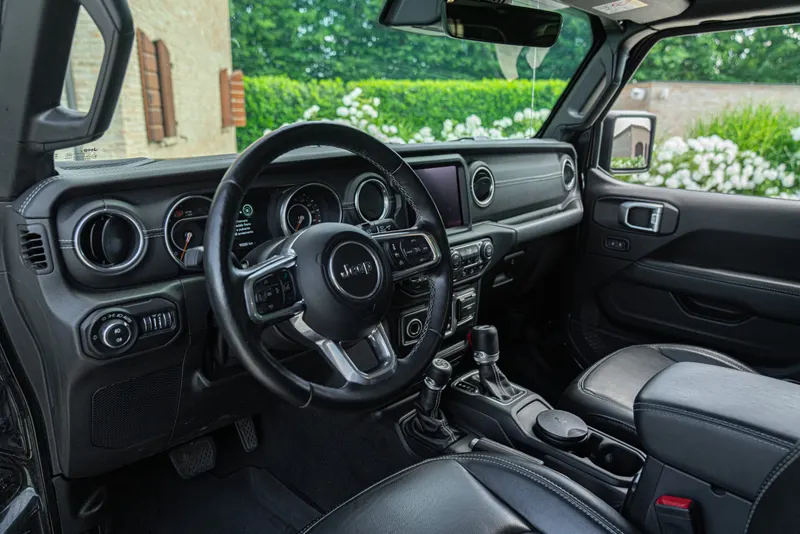WRANGLER SAHARA 35