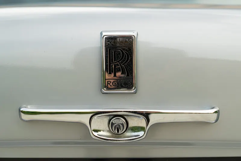 SILVER WRAITH II 28
