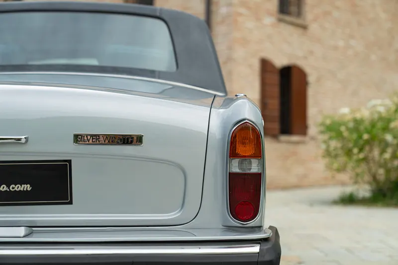SILVER WRAITH II 9