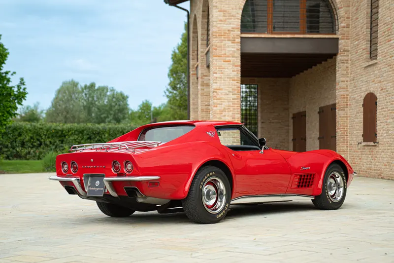 Chevrolet CORVETTE C3 STINGRAY 7