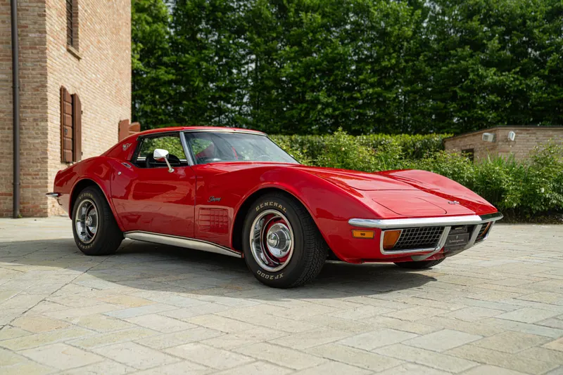 Chevrolet CORVETTE C3 STINGRAY 2