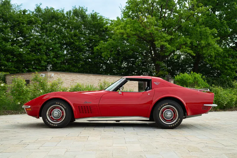 Chevrolet CORVETTE C3 STINGRAY 4
