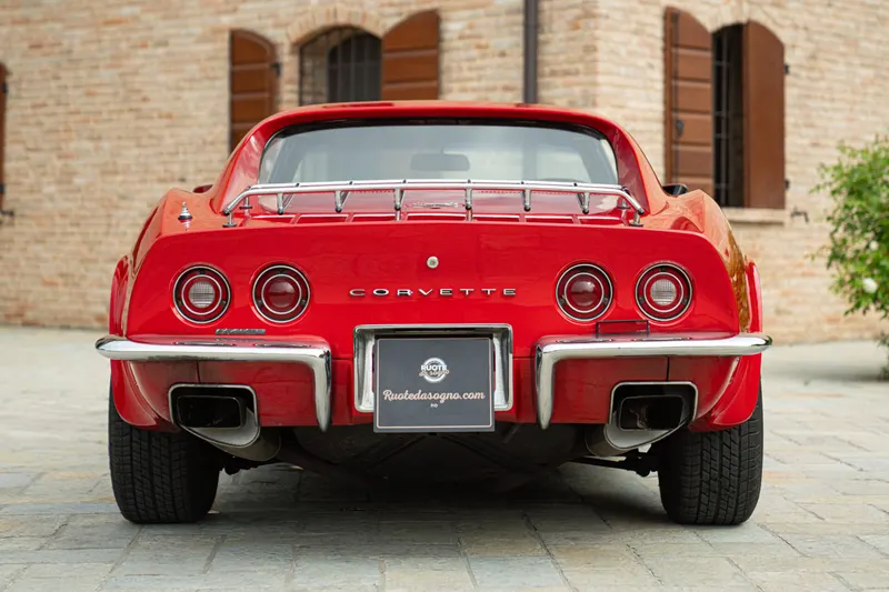 Chevrolet CORVETTE C3 STINGRAY 8