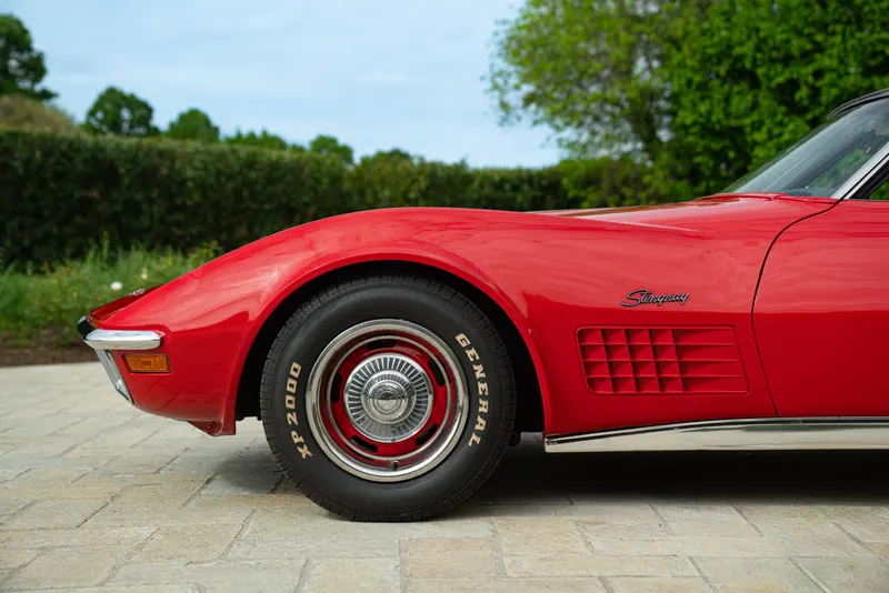 Chevrolet CORVETTE C3 STINGRAY 19