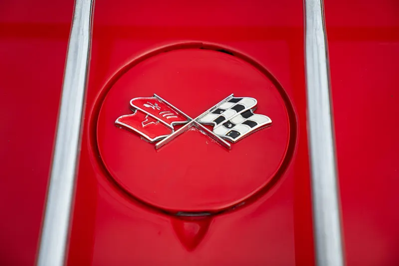 Chevrolet CORVETTE C3 STINGRAY 10